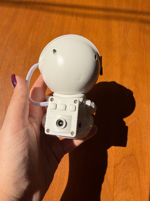 چراغ خواب کهکشانی فضانورد Astronaut Nebula Projector | مدل نشسته گیتار به دست با ریموت کنترل